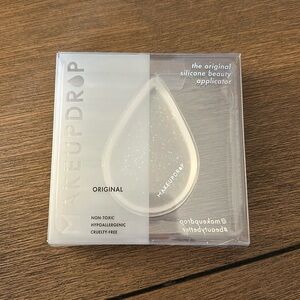NWOT Makeup Drop: the original silicone beauty applicator
